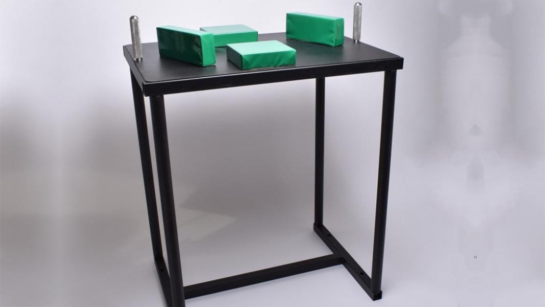 Table de bras de fer
